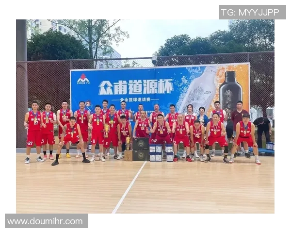 全国锦标赛回顾:广州篮球队展现出色实力与团队合作精神 全国锦标赛回顾:广州篮球队展现出色实力与团队合作精神